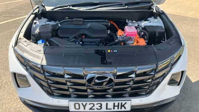 Hyundai TUCSON 1.6 TGDi Hybrid 230 Premium 5dr 2WD Auto Hybrid Estate White