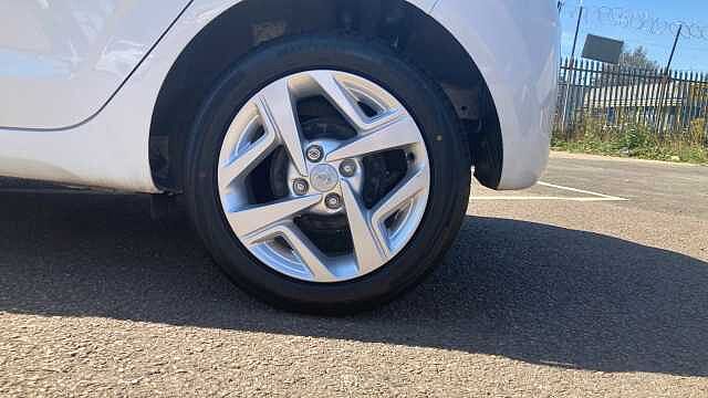 Hyundai I10 1.2 MPi SE Connect 5dr Petrol Hatchback White