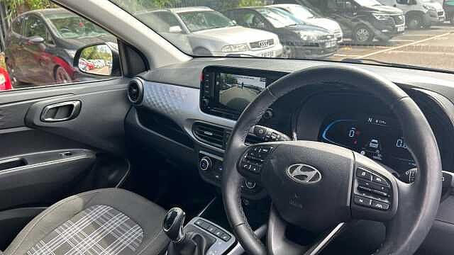 Hyundai i10 1.2 MPi Premium 5dr Auto Petrol Hatchback