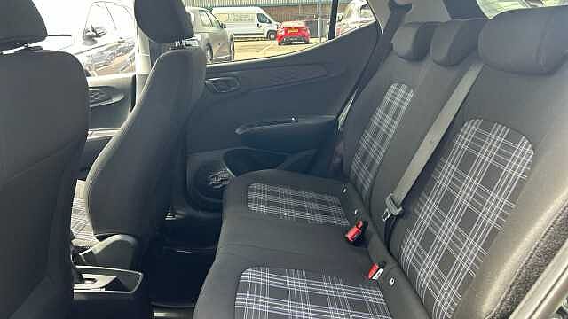 Hyundai i10 1.2 MPi Premium 5dr Auto Petrol Hatchback