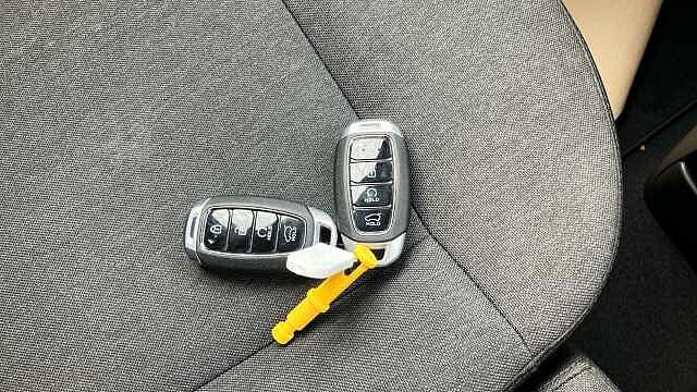 Hyundai INSTER 85kW 02 49kWh 5dr Auto Electric Hatchback