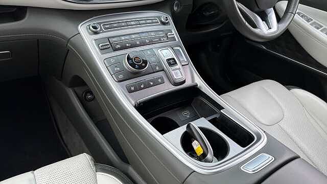 Hyundai SANTA FE 1.6 TGDi Plug-in Hybrid Ultimate 5dr 4WD Auto Estate