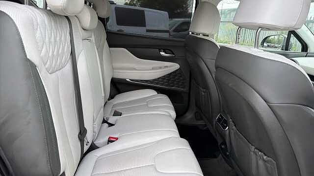Hyundai SANTA FE 1.6 TGDi Plug-in Hybrid Ultimate 5dr 4WD Auto Estate