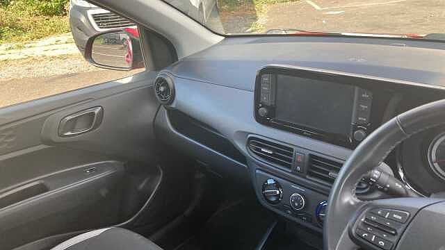 Hyundai i10 1.0 MPi SE Connect 5dr Auto Petrol Hatchback