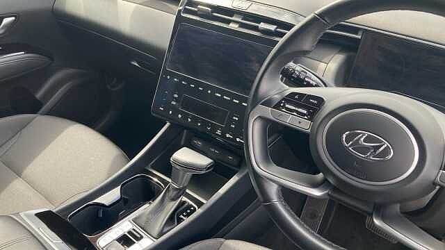 Hyundai TUCSON 1.6 TGDi 48V MHD SE Connect 5dr 2WD DCT Petrol Estate Brown