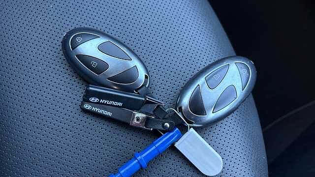 Hyundai TUCSON 1.6T 48V MHD Ultimate 5dr DCT Petrol Estate Silver