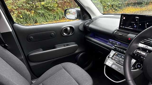 Hyundai INSTER 85kW 02 49kWh 5dr Auto Electric Hatchback Abyss Black - Pearl