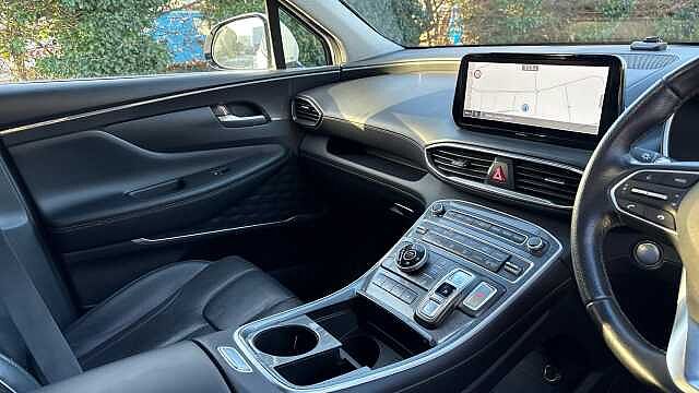 Hyundai SANTA FE 1.6 TGDi Plug-in Hybrid Ultimate 5dr 4WD Auto Estate White