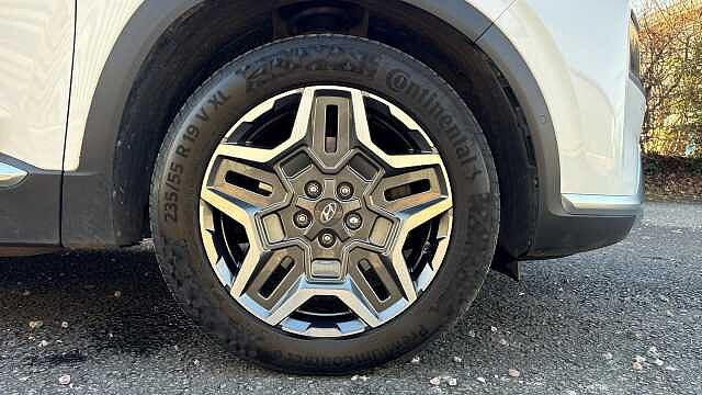 Hyundai SANTA FE 1.6 TGDi Plug-in Hybrid Ultimate 5dr 4WD Auto Estate White