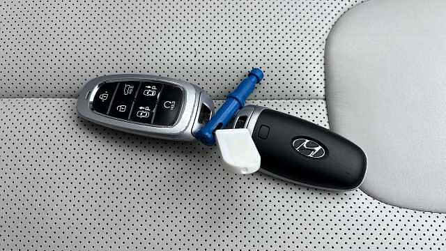 Hyundai SANTA FE 1.6 TGDi Plug-in Hybrid Ultimate 5dr 4WD Auto Estate Grey