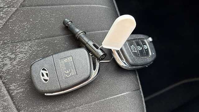 Hyundai BAYON 1.0 TGDi 48V MHEV SE Connect 5dr Petrol Hatchback Blue