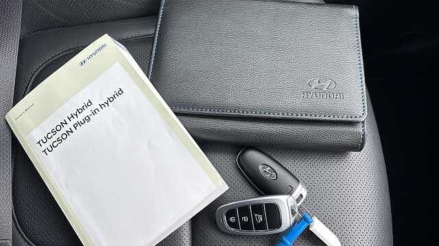 Hyundai TUCSON 1.6 TGDi Plug-in Hybrid Ultimate 5dr 4WD Auto Estate Grey