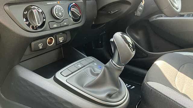 Hyundai i10 1.0 [63] Advance 5dr Auto [Nav] Petrol Hatchback