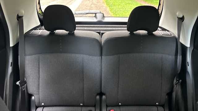 Hyundai INSTER 85kW 02 49kWh 5dr Auto Electric Hatchback