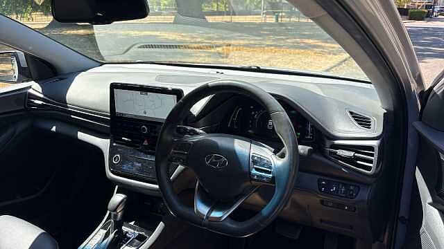 Hyundai IONIQ 1.6 GDi Hybrid Premium SE 5dr DCT Hybrid Hatchback
