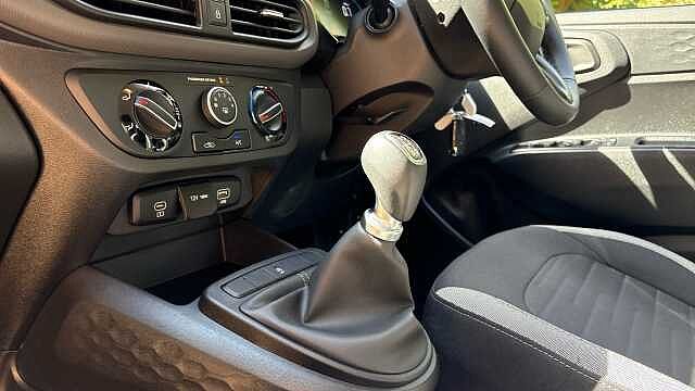 Hyundai i10 1.0 [63] Advance 5dr [Nav] Petrol Hatchback