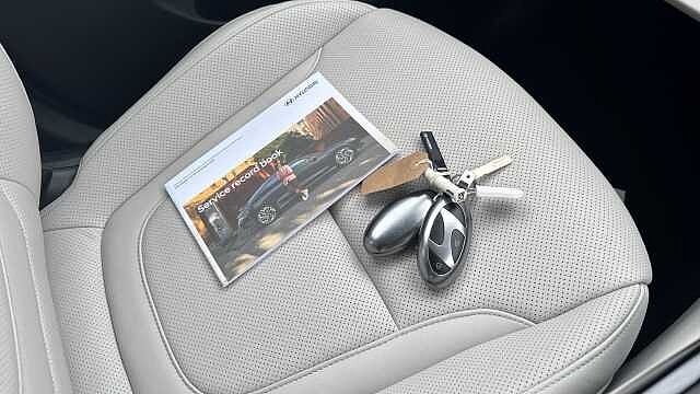 Hyundai TUCSON 1.6T 48V MHD Ultimate 5dr DCT Petrol Estate Silver