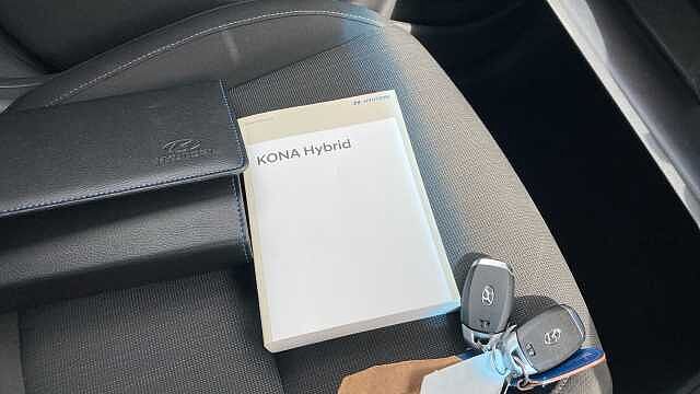 Hyundai KONA 1.6 GDi Hybrid Premium 5dr DCT Hybrid Hatchback Grey