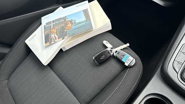 Hyundai KONA 1.6 GDi Hybrid Premium 5dr DCT Hybrid Hatchback Red