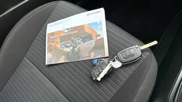 Hyundai I20 1.0T GDi 48V MHD SE Connect 5dr Petrol Hatchback White