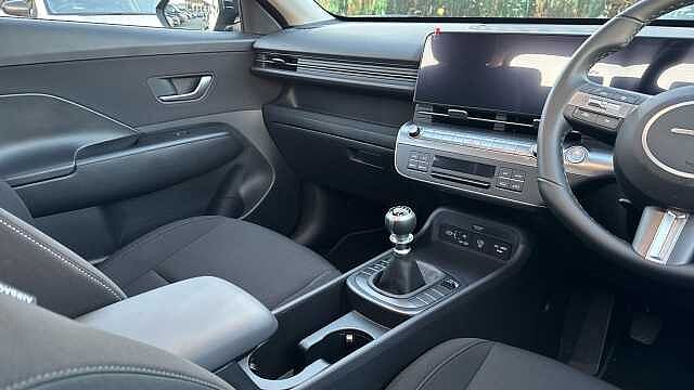 Hyundai KONA 1.6T 138 Advance 5dr Petrol Hatchback Abyss Black - Pearl