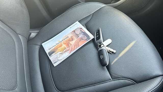 Hyundai TUCSON 1.6 TGDi Hybrid 230 Ultimate 5dr 2WD Auto Hybrid Estate White