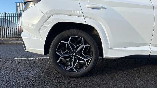 Hyundai TUCSON 1.6 TGDi Hybrid 230 N Line 5dr 2WD Auto Hybrid Estate White