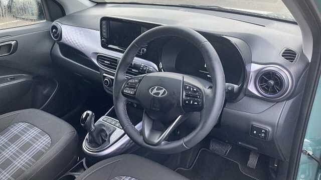 Hyundai I10 1.2 [79] Premium 5dr Auto [Nav] Petrol Hatchback Mangrove Green - Pearl