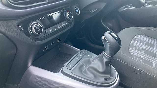 Hyundai I10 1.2 [79] Premium 5dr Auto [Nav] Petrol Hatchback Mangrove Green - Pearl