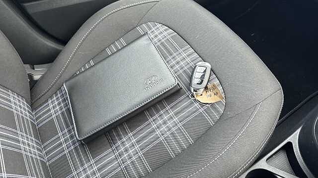 Hyundai I10 1.2 [79] Premium 5dr Auto [Nav] Petrol Hatchback Mangrove Green - Pearl