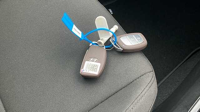 Hyundai I20 1.0T GDi 90 Tech Line 5dr DCT Petrol Hatchback Atlas White - Solid