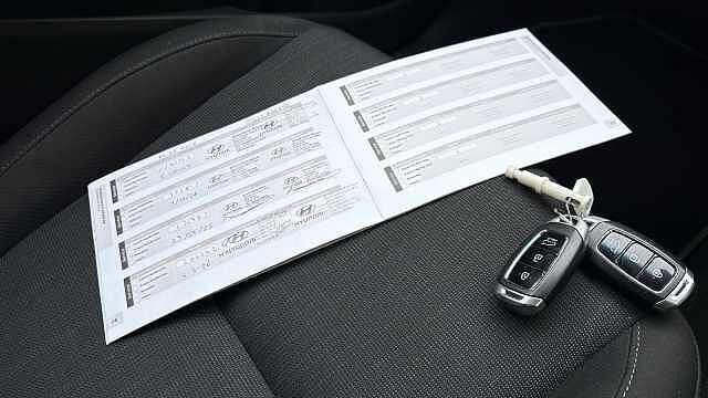 Hyundai KONA 1.6 GDi Hybrid Premium 5dr DCT Hybrid Hatchback Grey