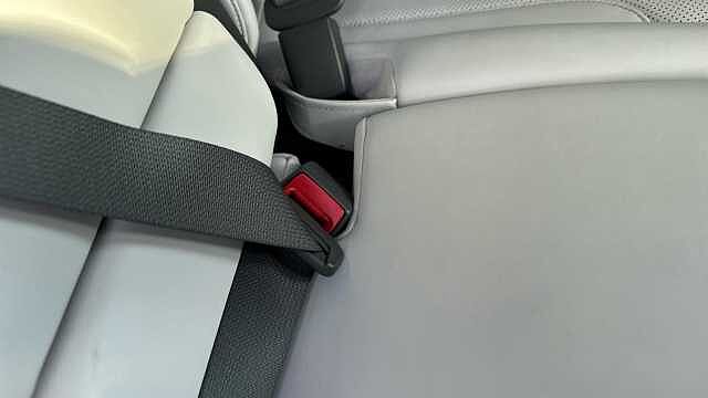 Hyundai SANTA FE 1.6 TGDi Hybrid Ultimate 5dr 4WD Auto Hybrid Estate White