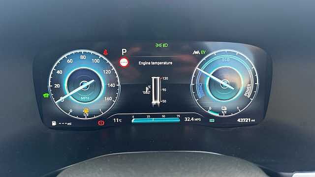 Hyundai SANTA FE 1.6 TGDi Hybrid Ultimate 5dr 4WD Auto Hybrid Estate White