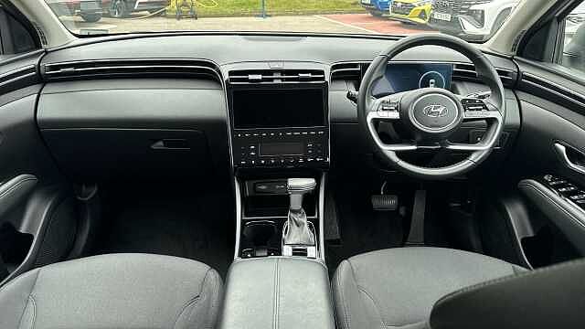 Hyundai TUCSON 1.6 TGDi 48V MHD SE Connect 5dr 2WD DCT Petrol Estate White