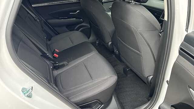 Hyundai TUCSON 1.6 TGDi 48V MHD SE Connect 5dr 2WD DCT Petrol Estate White