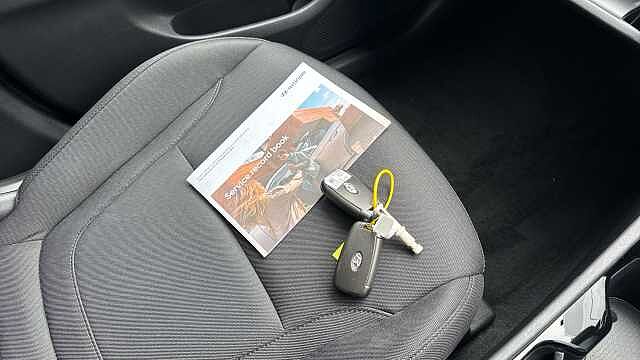 Hyundai TUCSON 1.6 TGDi 48V MHD SE Connect 5dr 2WD DCT Petrol Estate White