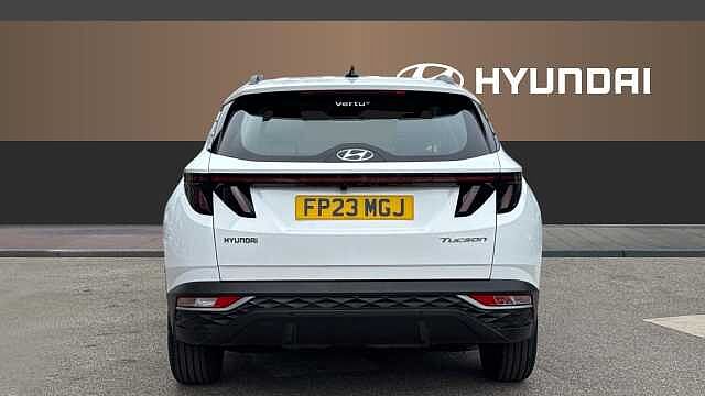 Hyundai TUCSON 1.6 TGDi 48V MHD SE Connect 5dr 2WD DCT Petrol Estate White