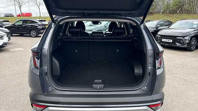 Hyundai TUCSON 1.6T 48V MHD Premium 5dr DCT Petrol Estate Grey