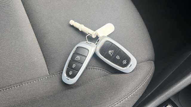 Hyundai TUCSON 1.6 TGDi Premium 5dr 2WD Petrol Estate Black