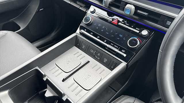Hyundai SANTA FE 1.6 TGDi PHEV Calligraphy 5dr 4WD Auto [6 Seats] Estate