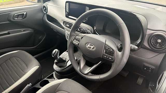 Hyundai I10 1.0 [63] Advance 5dr Auto [Nav] Petrol Hatchback Pearl - Phantom Black