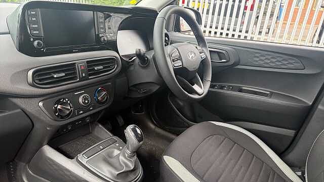 Hyundai I10 1.0 [63] Advance 5dr Auto [Nav] Petrol Hatchback Pearl - Phantom Black