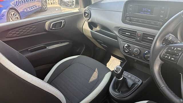 Hyundai i10 1.0 MPi SE 5dr Petrol Hatchback