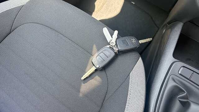 Hyundai i10 1.0 MPi SE 5dr Petrol Hatchback