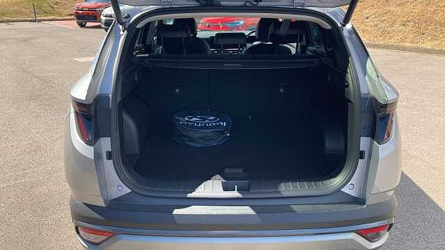 Hyundai TUCSON 1.6T Plug-in Hybrid Premium 5dr Auto Estate Silver