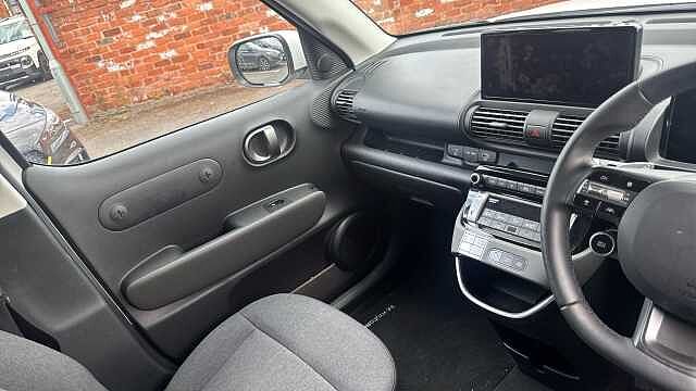 Hyundai INSTER 85kW 02 49kWh 5dr Auto Electric Hatchback