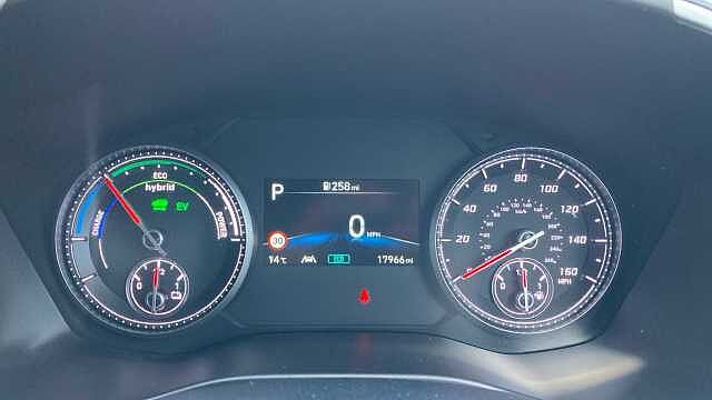 Hyundai SANTA FE 1.6 TGDi Hybrid Premium 5dr Auto Hybrid Estate Silver