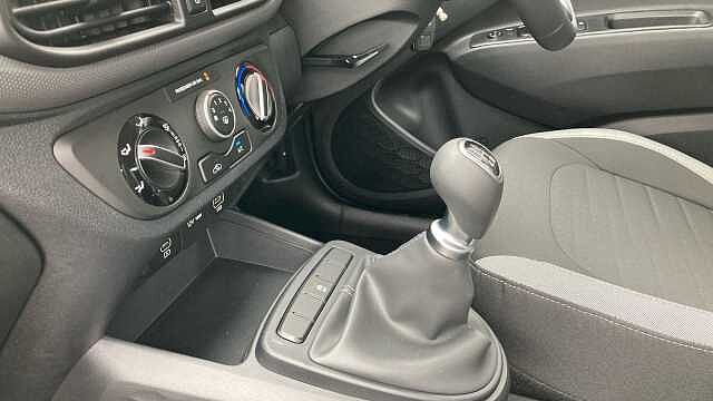 Hyundai I10 1.0 [63] Advance 5dr [Nav] Petrol Hatchback Pearl - Mangrove Green