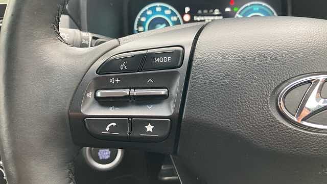 Hyundai KONA 1.6 GDi Hybrid Premium 5dr DCT Hybrid Hatchback Black